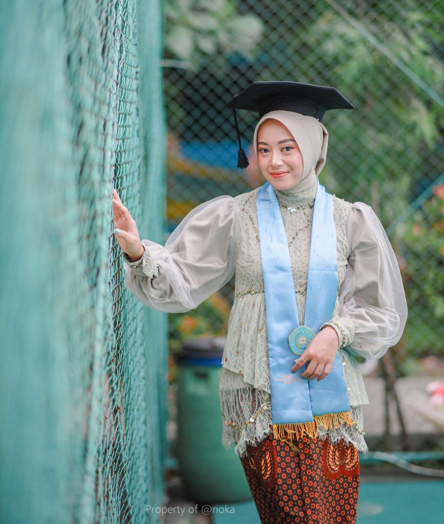 jasa foto dokumentasi graduation wisuda outdoor solo jogja semarang salatiga