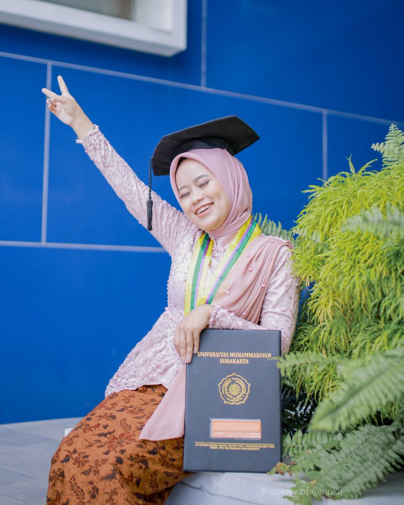jasa foto dokumentasi graduation wisuda outdoor solo jogja semarang salatiga