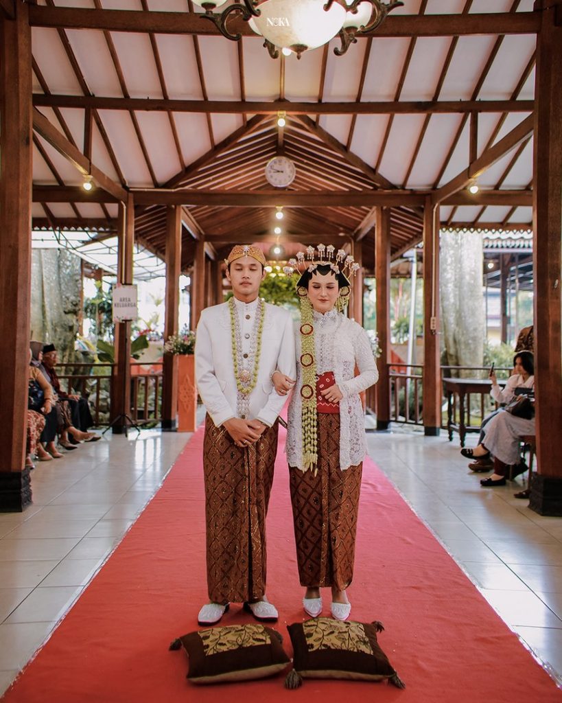 Pengantin Solo Putri